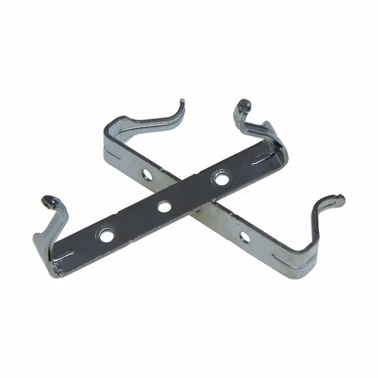 Stampaggio preciso dei componenti elettronici con connettori